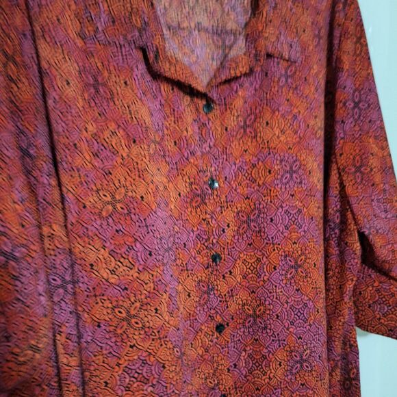 A Catherines Women's Plus Sized Blouse Red Paisley Office Siren Sharkbite Hem 5X - Picture 4 of 13